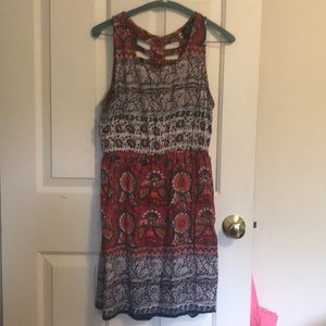 Sleeveless patterned dress